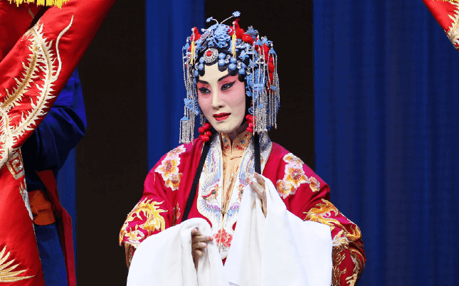 京剧 锁麟囊 春秋亭外风雨暴 耳听得悲声惨 张火丁经典唱段（高音质含伴奏）